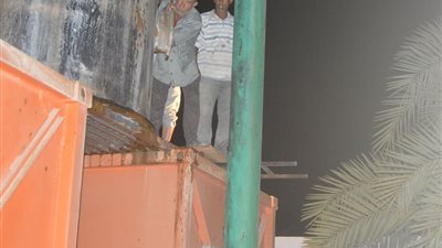 صور|  رئيس مركز الخارجة يتابع تنظيف محطات المياه بالتزامن مع شهر رمضان 2018