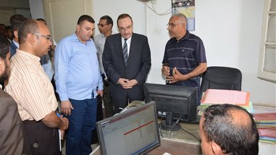 محافظ بني سويف يطالب بضرورة إنهاء إجراءات تقنين أراضى أملاك الدولة