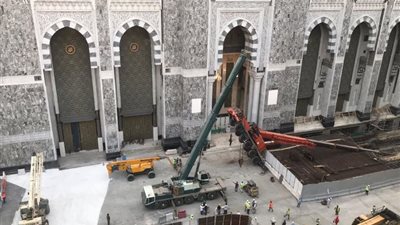 سقوط ذراع رافعة داخل الحرم المكي .. والمملكة توضح الخسائر