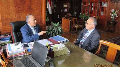 تفاصيل 8 لقائات لوزير الري مع خبراء دوليين ونواب