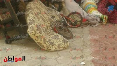 صور| رئيس حي المقطم يطرد أسرة بالقوة من عمارات 