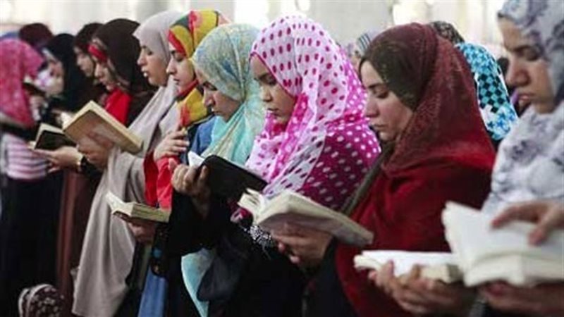 سيدات فى المساجد