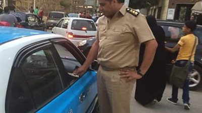 صور| أمن دمياط يشن حملة لضبط مخالفات ''التاكسى''  