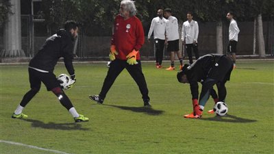 أحمد ناجي يكشف كواليس جلسته الأولى مع حراس المنتخب الأربعة 