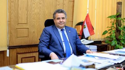 رئيس جامعة بنها يهنيء عمداء الكليات الجدد