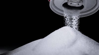 المشروبات السكرية تزيد من خطر الوفاة بأمراض القلب
