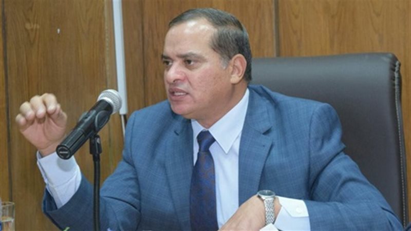 الدكتور احمد عزيز