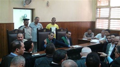 صور| تأجيل قضية 21 محامى بـ