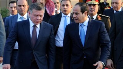 الرئيس السيسي يستقبل العاهل الأردني فور وصوله إلى مطار القاهرة الدولي