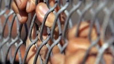 محكمة الجيزة تأمر بتجديد حبس عاطل أطلق النار على أمين شرطة بالبدرشين