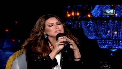 لطيفة تتألق بأغنية 