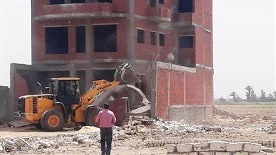 إزالة ٨٢ حالة تعدِ بالبناء المخالف بـ أبوكبير في الشرقية