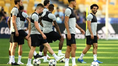 فيديو وصور.. محمد صلاح يشارك في تدريب ليفربول الأخير ليلة نهائي كييف