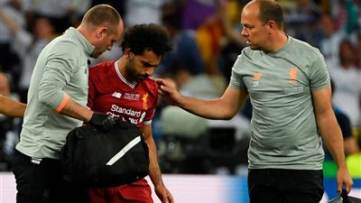 الحزن يخيم على بعثة المنتخب الوطني بسبب إصابة صلاح