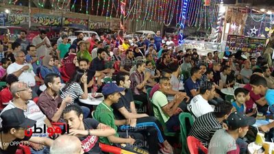 صور| إزدحام مقاهي عزبة النخل بـ