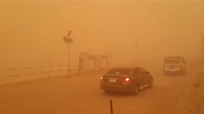 عاصفة ترابية وبرق ورعد بـ