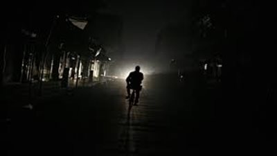 أهالي الخنانسة فى سوهاج يشكون انقطاع التيار الكهربائي المتكرر