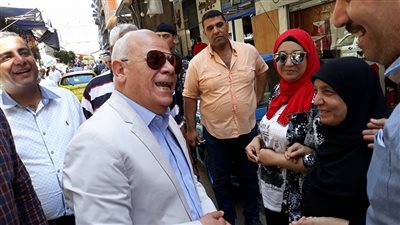 محافظ بورسعيد يتفقد سوق 