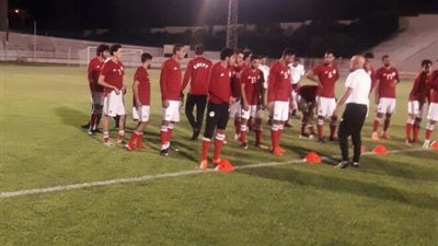 الليلة| شوقي غريب يلقي محاضرة فنية للاعبي المنتخب الأوليمبي  