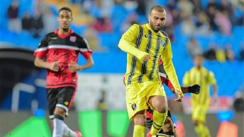عماد متعب لاعب التعاون