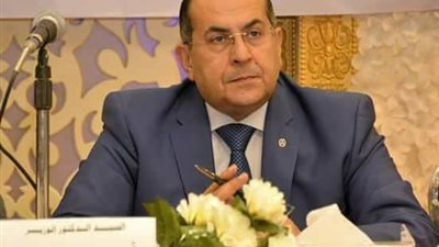 محافظ سوهاج يلتقى أعضاء نقابة الصيادلة لمناقشة القضايا الخاصة بـ