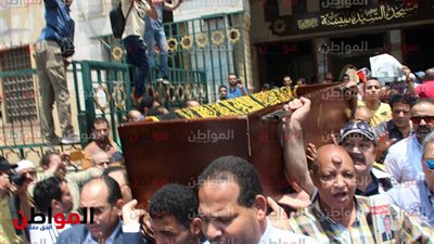 صور| خروج جثمان مديحة يسري من مسجد السيدة نفيسة