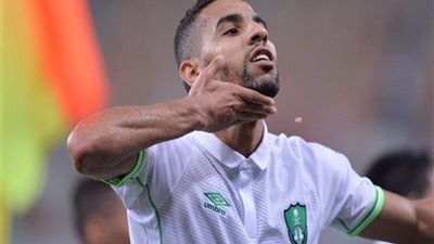 مؤمن زكريا يصرف النظر عن عرض الإمارات