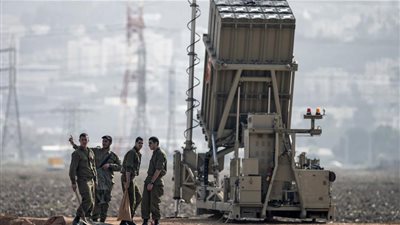 إذاعة الاحتلال: إطلاق حوالي 100 قذيفة صاروخية نحو مستوطنات غلاف غزة 
