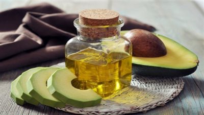 تعرفي على الفوائد المذهلة لزيت الأفوكادو للصحة والبشرة والشعر