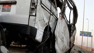 مصرع 3 أشخاص جراء انقلاب سيارة أجرة أعلى طريق الفيوم الصحراوي