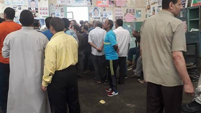 صور| إقبال كثيف على انتخابات شركة مصر والنصر للغزل والنسيج بـ