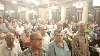 صور| بدء احتفالات الأقباط في كنيسة العذراء بـ 