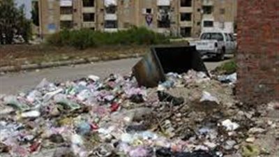 وزارة التنمية تنقل المخلفات المتراكمة إلى المدافن المصرح بها 