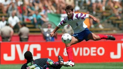 الفراعنة في كأس العالم| ذكريات المونديال.. مهاجم روسيا يكتب التاريخ 