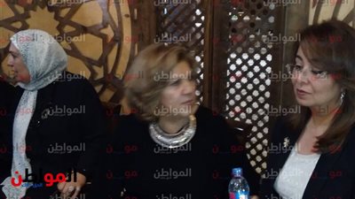 صور| وزيرة التضامن تقدم واجب العزاء في وفاة مديحة يسري