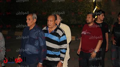 صور| علاء مقلد في عزاء نجل محمد فضل