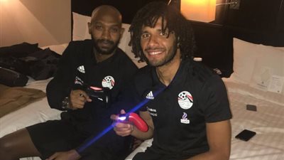 الفراعنة في كأس العالم| النني مداعبًا شيكابالا: أنا بابا يلا 