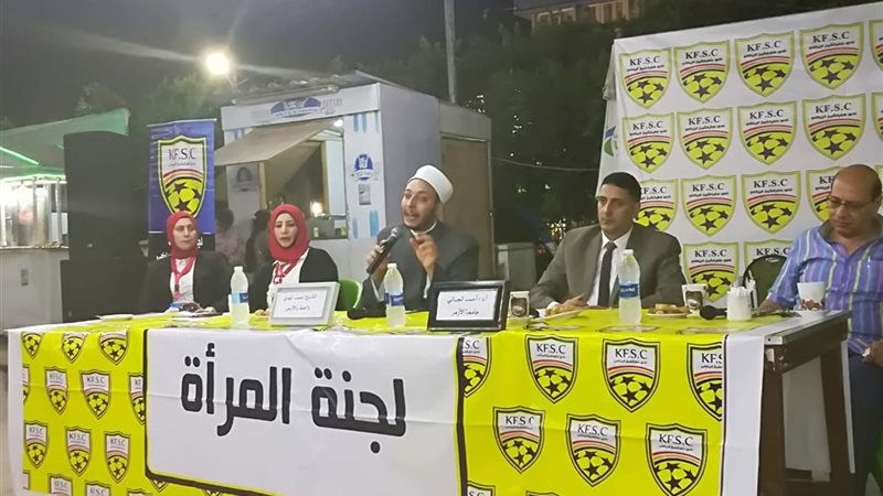 جانب من الندوة 