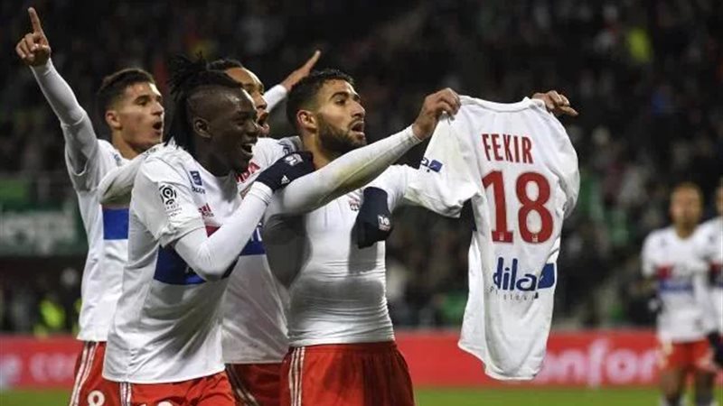نبيل فقير لاعب ليون