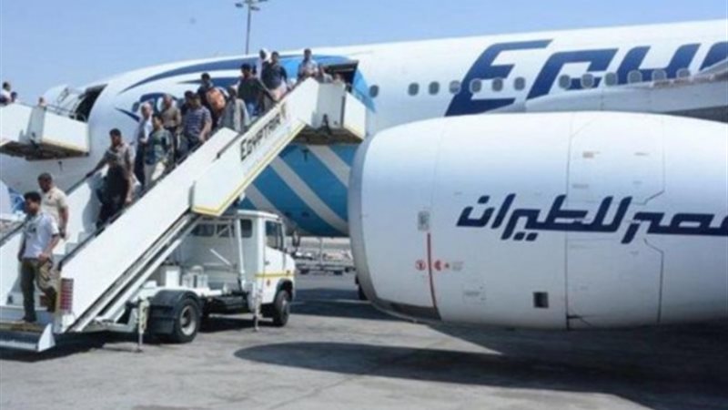 مطار القاهرة والمعتمرين