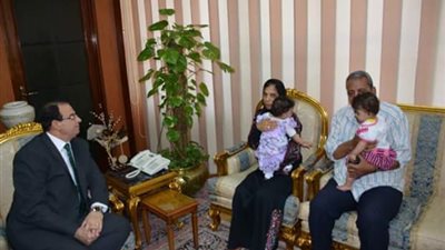 محافظ الدقهلية: توفير كافة أوجه الرعاية الكاملة لوالدة التوأم الذى عثر عليه بمعرفة أفراد هيئه الإسعاف