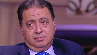 وزير الصحة يلتقي نقيب الأطباء بشأن قرار مصاريف الدراسات العليا
