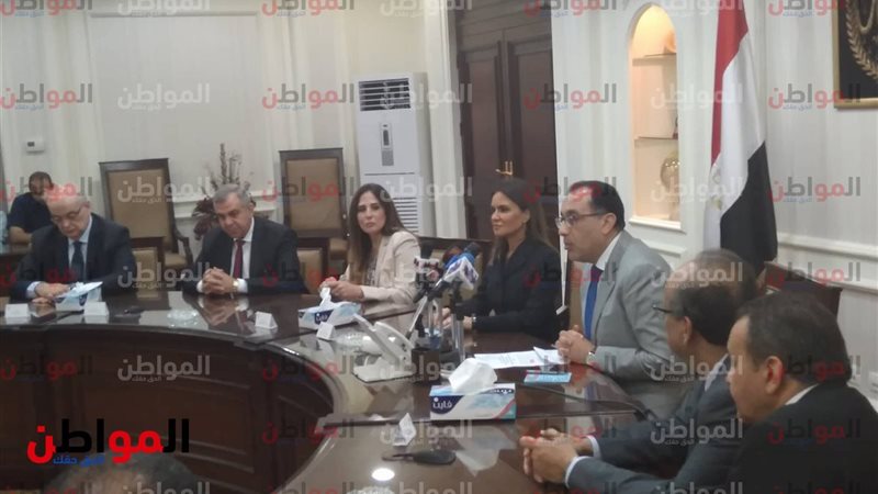 وزير الاسكان مصطفي