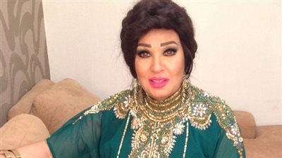 فيديو| فيفي عبده تكشف سبب تأجيل برنامجها الجديد 