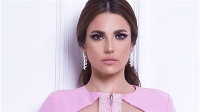 درة تنشر صورة جديدة من مسلسل 