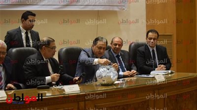 فيديو | وزير الصحة يجري القرعة لاختيار أعضاء بعثة الحج