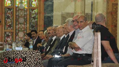 صور| رئيس حقوق الإنسان يصل عزاء الإذاعى أحمد سعيد بـ
