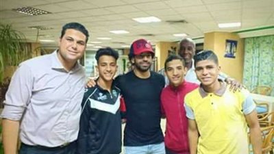 صور.. محمد صلاح يزور المقاولون العرب بعد وصوله من إسبانيا