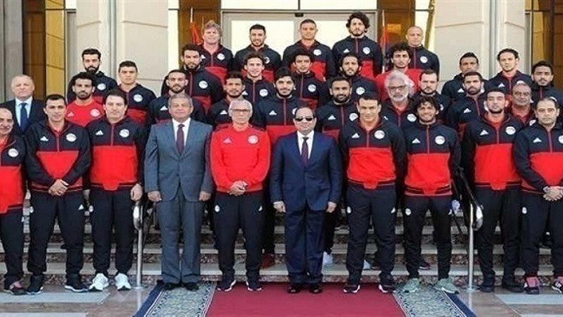 السيسي وبعثة المنتخب