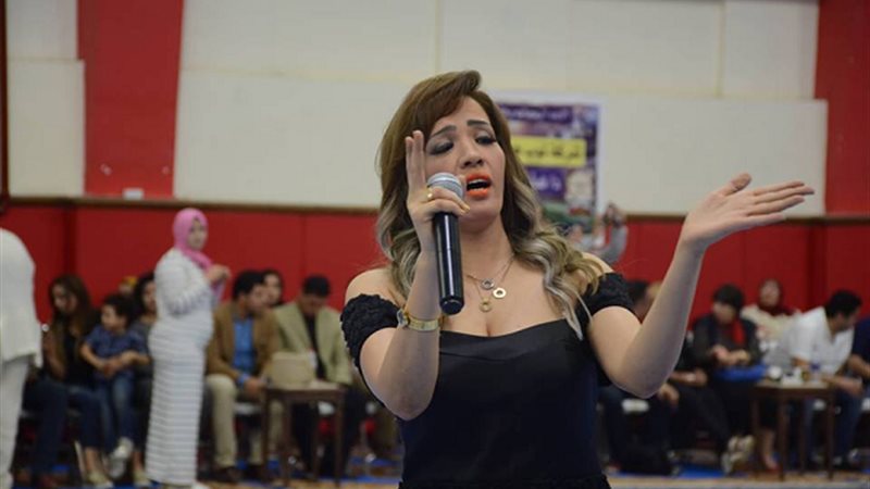 الفنانة زينب حسن